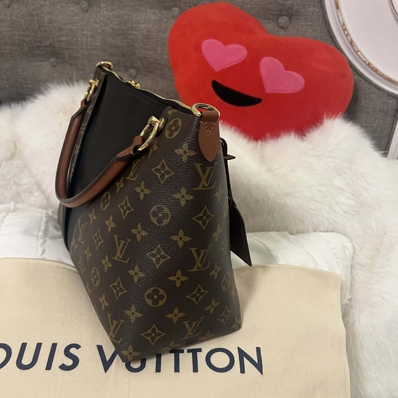 Sold - Picture 6 of 12